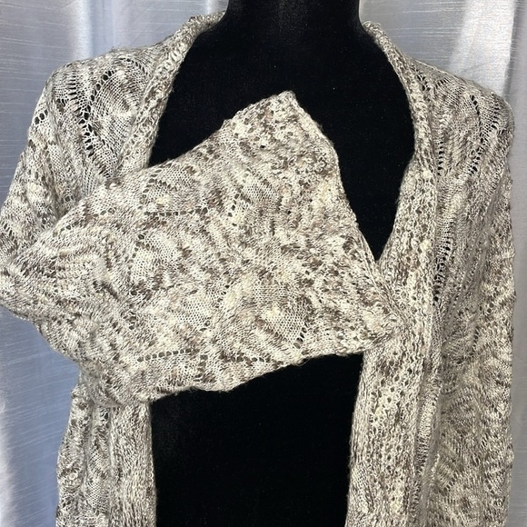 Dressbarn Women’s XL Open Front
3/4 Bell Sleeve Hollow Out Cardigan - Picture 6 of 8